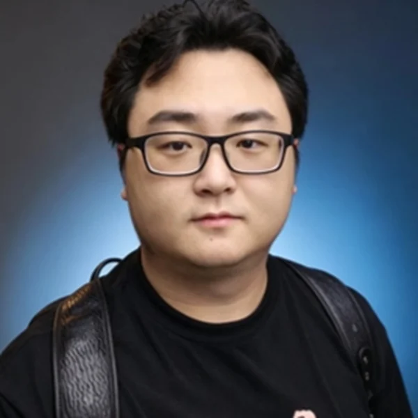洪尘铄 头像