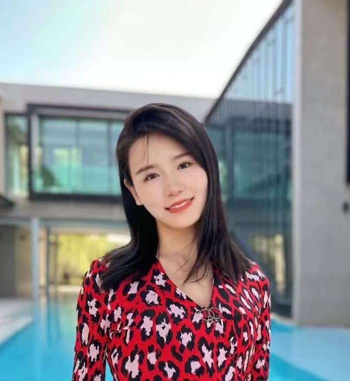 房兆玲 头像